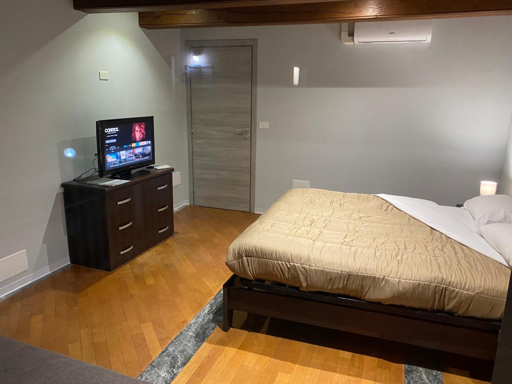 La Casa Di Cate & Adry Bed & Breakfast Envie ภายนอก รูปภาพ